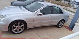 Mercedes-Benz Clase C 2005