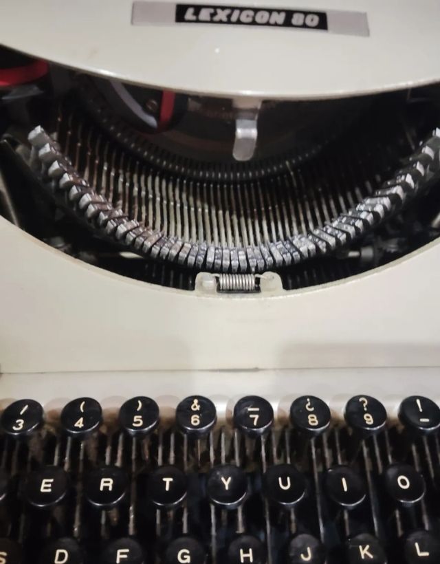 Máquina escribir Olivetti Lexicon 80