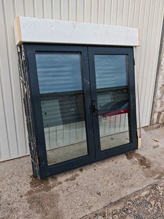 Ventana abatible climalit antracita
