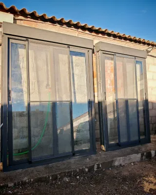 1 Balconera autoblocante automática