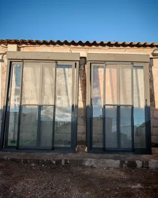 1 Balconera autoblocante automática