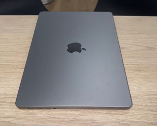 MacBook Pro 14" 2024 Gris Espacial