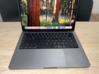 MacBook Pro 14" 2024 Gris Espacial
