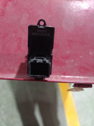 Botón elevalunas Daewoo-Chevrolet