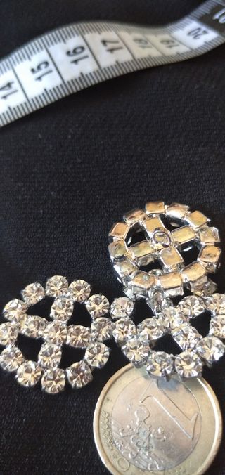 8 botones joya con cristales. Strass..
