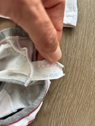 Completo intimo bimba 3-4 anni 
canotta e mutande