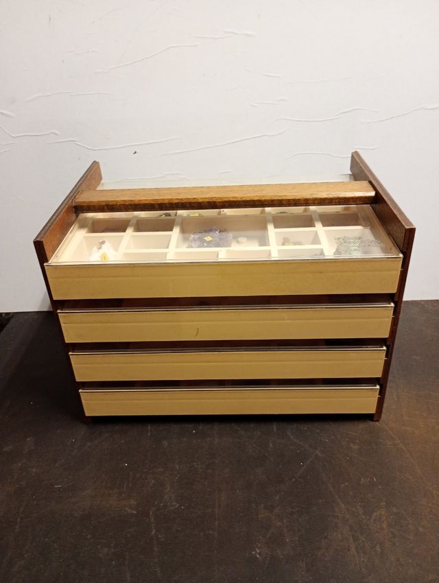 Collezione minerali: vetrina collana DeAgostini