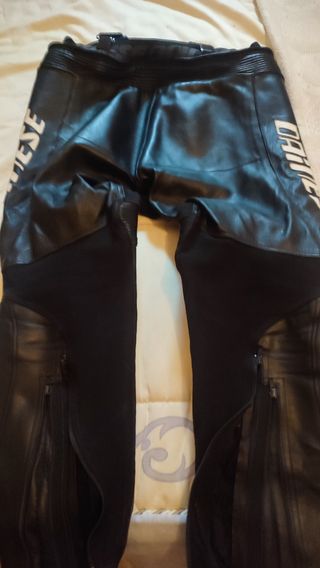 Mono Piel DAINESE Laguna Seca de dos piezas. 
