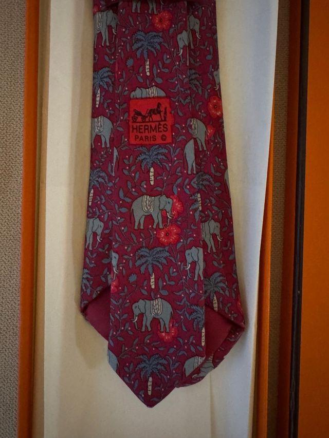 Corbata Hermes Elefantes Roja