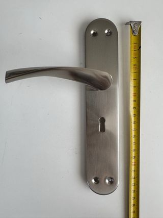 Maneta con bocallave para puerta de entrada