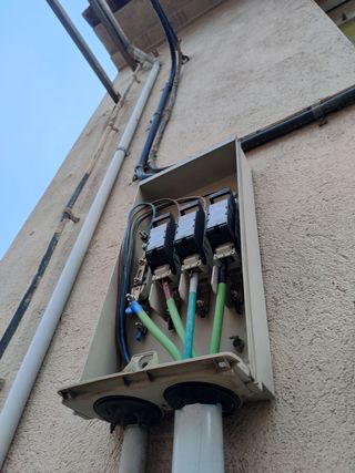 Instalaciones eléctricas, fontanería, calefacción 