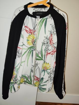Chaqueta bomber Zara Basic flores