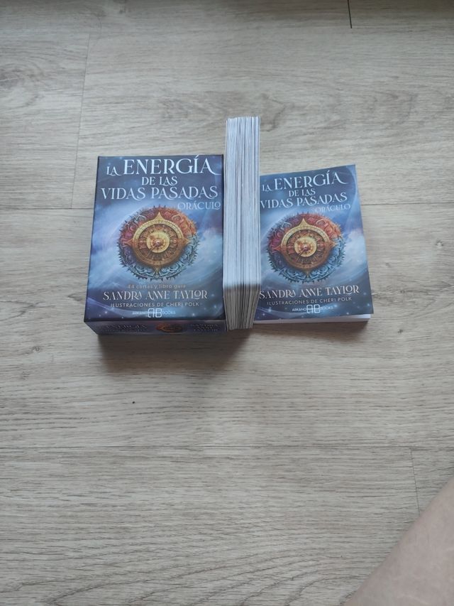 La energía de las vidas pasadas. Oráculo: 44 ca...