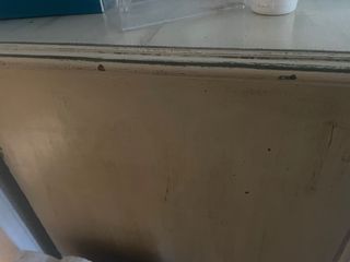 Mueble antiguo restaurado. Fonfo verde- beige