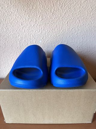 Yeezy Slides Azure Blue - Talla 38