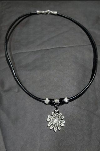 Colgante eguzkilore plata-negro