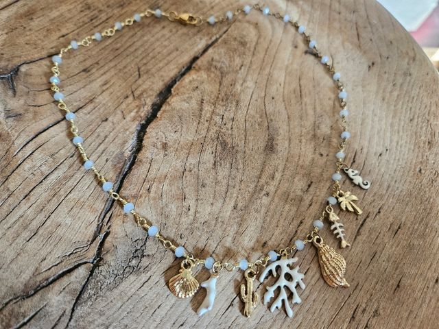Collana con ciondoli a tema marino