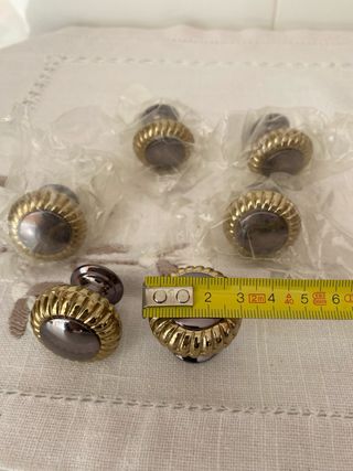 6 pomos dorados para puerta