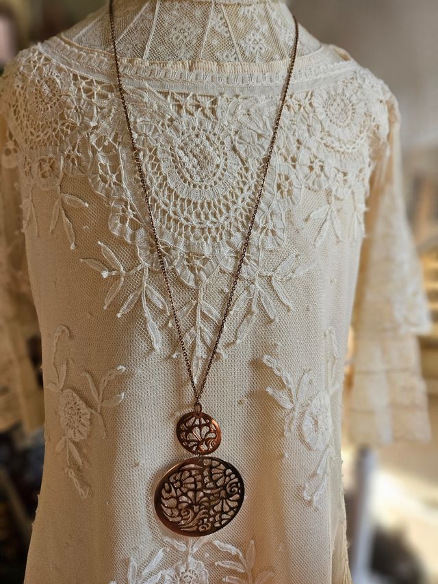 Collana lunga con ciondolo