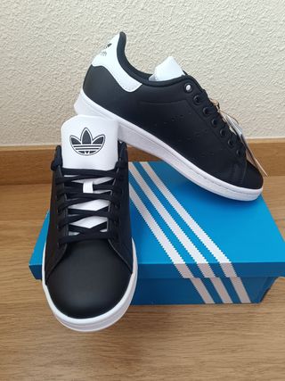 Adidas Stan Smith negras T. 38