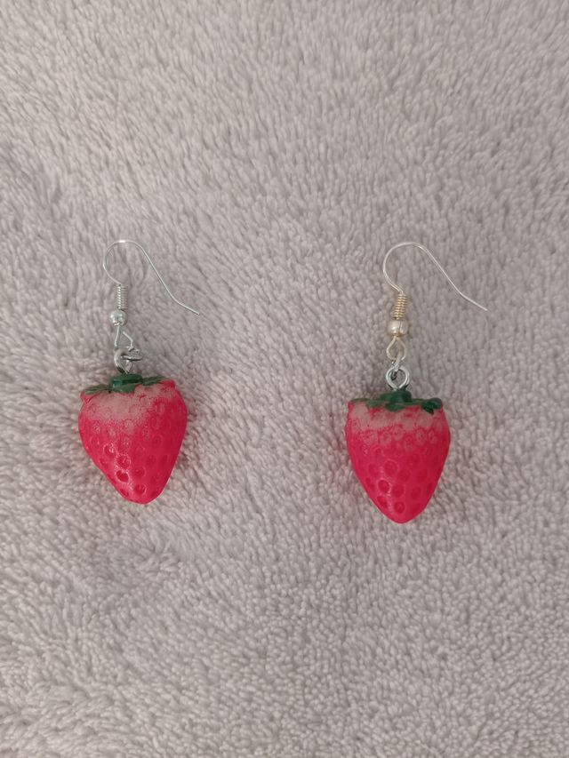 Pendientes fresas rojos