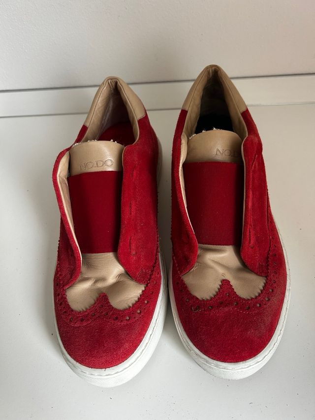 Sneakers basse rosse e beige