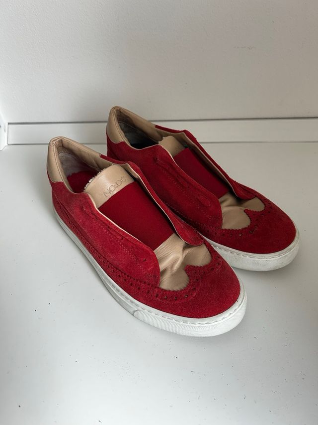 Sneakers basse rosse e beige