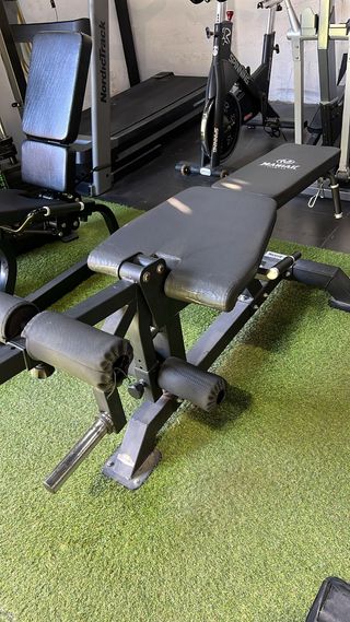 Máquina extensión cuádriceps-femoral