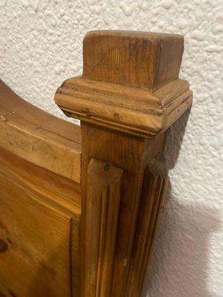 Cabecero y mesita de noche de madera maciza