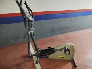 Bicicleta elíptica BH Fitness