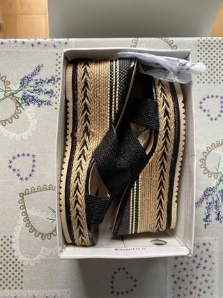 Sandalias Soon Her negras  sin usar (negociable) 