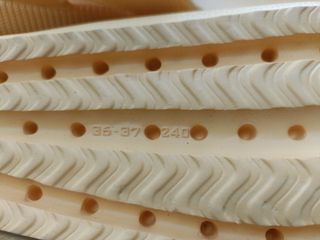 Sandalias amarillas nuevas a estrenar  Talla 36-37