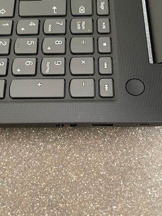 Portátil Lenovo V15 negro