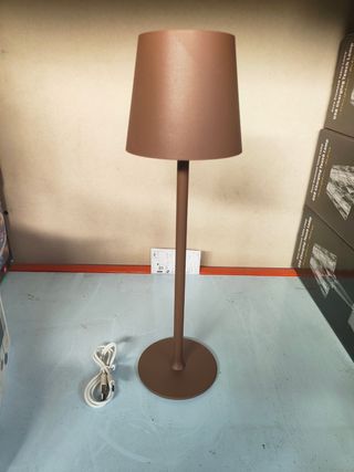 Lampada da tavolo LED marrone