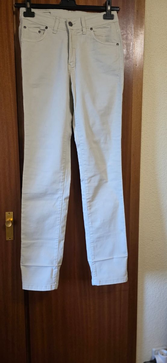 Pantalones vaqueros beige