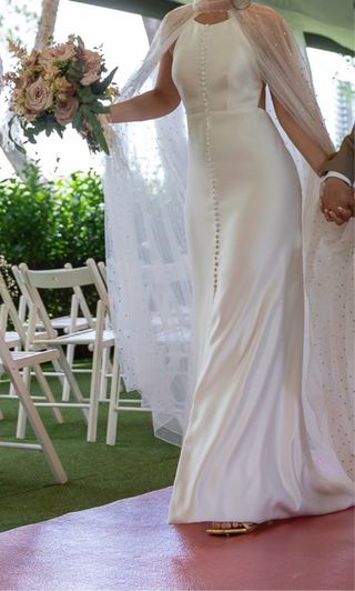 Vestido novia Laura Monge + capa