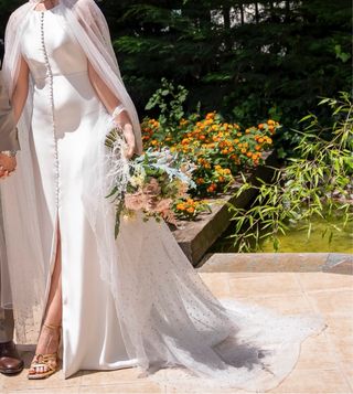 Vestido novia Laura Monge + capa