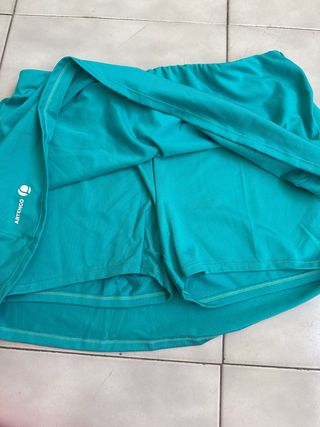 2 Faldas Artengo pádel/tenis rojas y verde agua