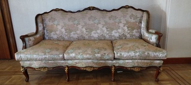 Sofá Luis XV beige y marrón - negociable