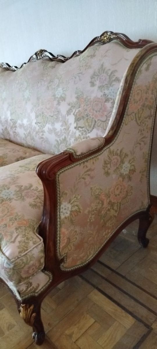 Sofá Luis XV beige y marrón - negociable