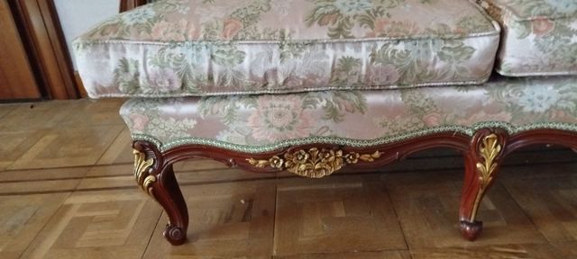 Sofá Luis XV beige y marrón - negociable