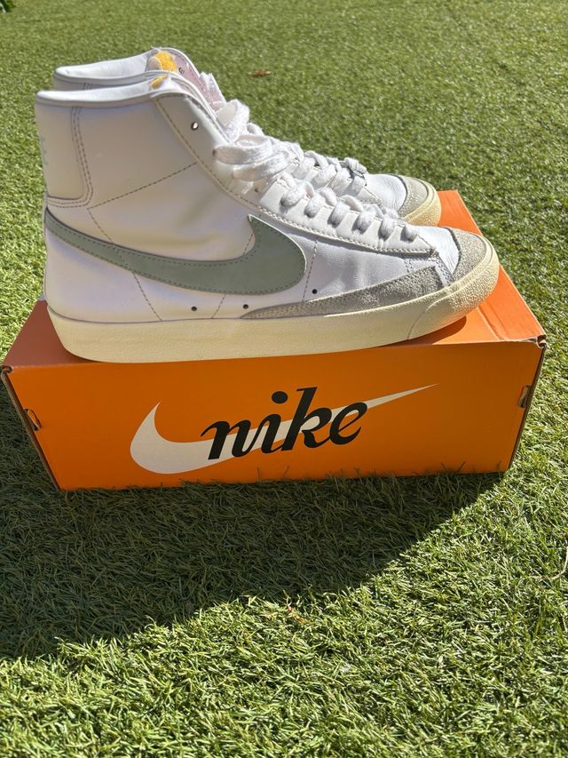 Nike Blazer Mid '77 - Bianca e verde acqua