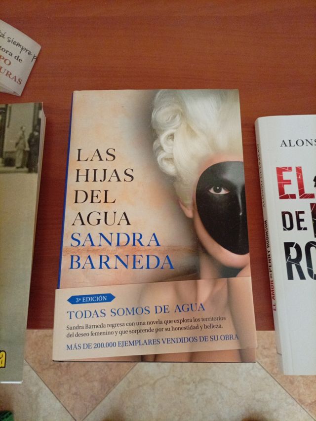 Las hijas del agua / The Water's Daughters (Spa...