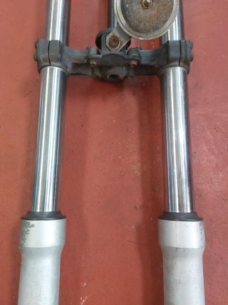 Horquilla BMW F650GS Carburación