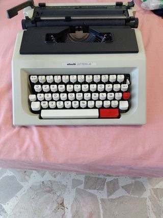 Olivetti Lettera 42 macchina da scrivere 