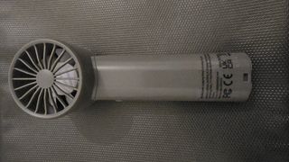 Mini ventilatore portatile grigio