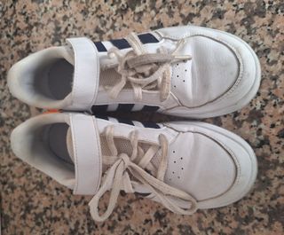 Zapatillas Adidas niño - blancas y azules