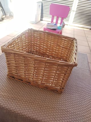 Cesta mimbre cuadrada