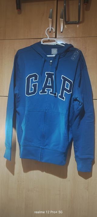 Sudadera GAP cremallera es S pero da talla M 