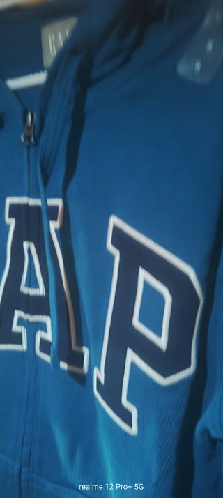 Sudadera GAP cremallera es S pero da talla M 